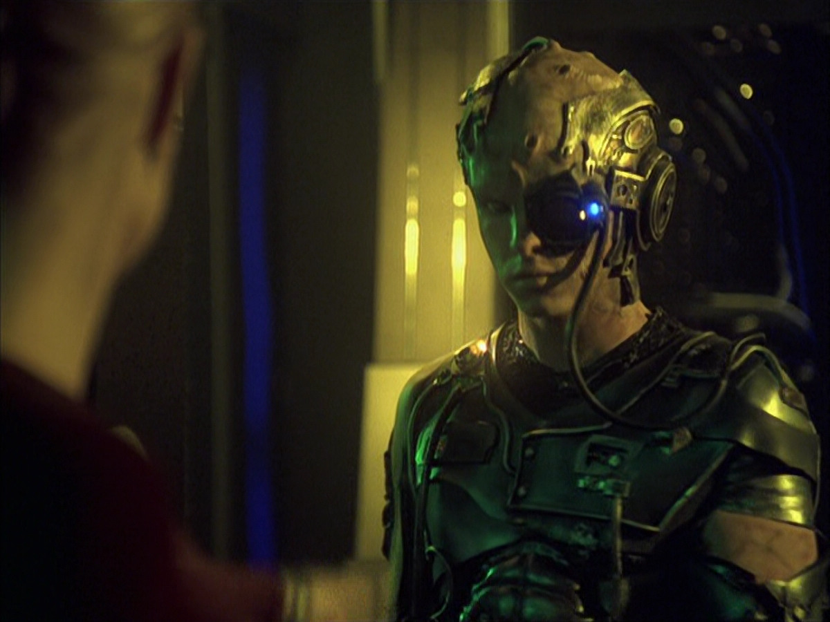 extant_StarTrek_VOY_6x16-Collective_02376.jpg