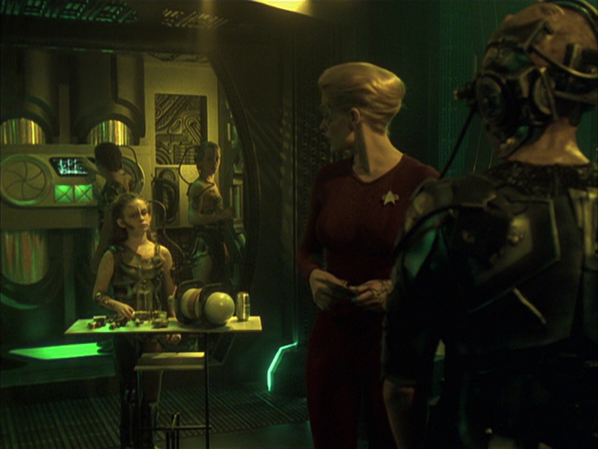 extant_StarTrek_VOY_6x16-Collective_02393.jpg