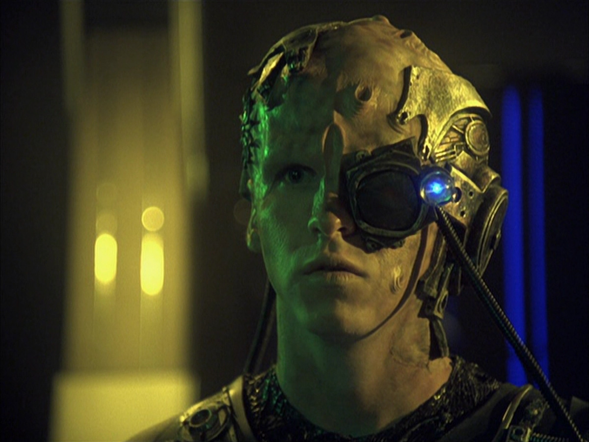 extant_StarTrek_VOY_6x16-Collective_02400.jpg