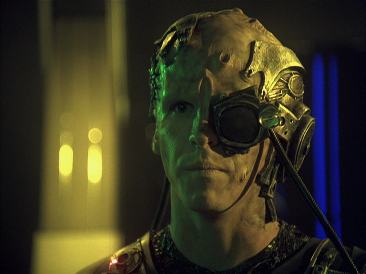 extant_StarTrek_VOY_6x16-Collective_02404.jpg