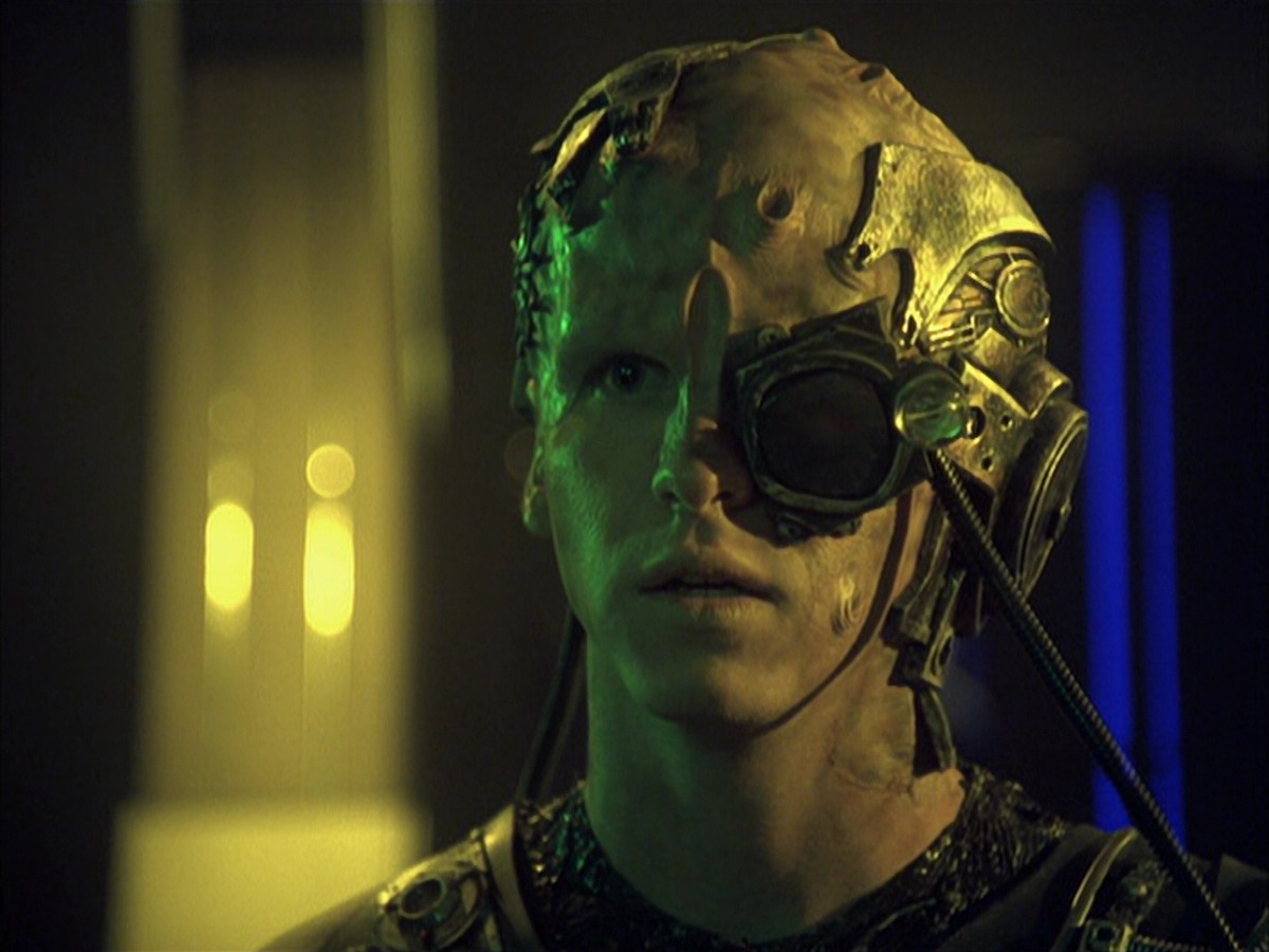extant_StarTrek_VOY_6x16-Collective_02405.jpg