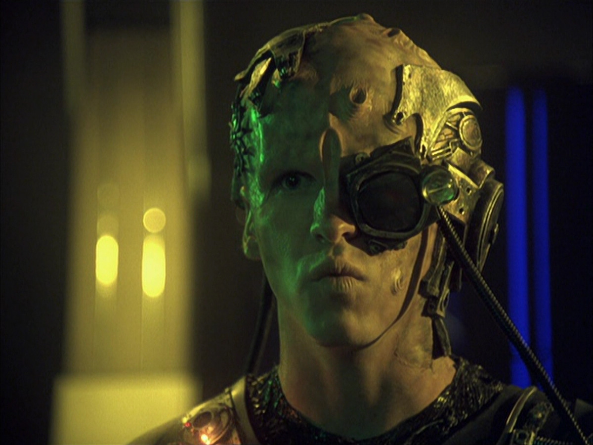 extant_StarTrek_VOY_6x16-Collective_02407.jpg