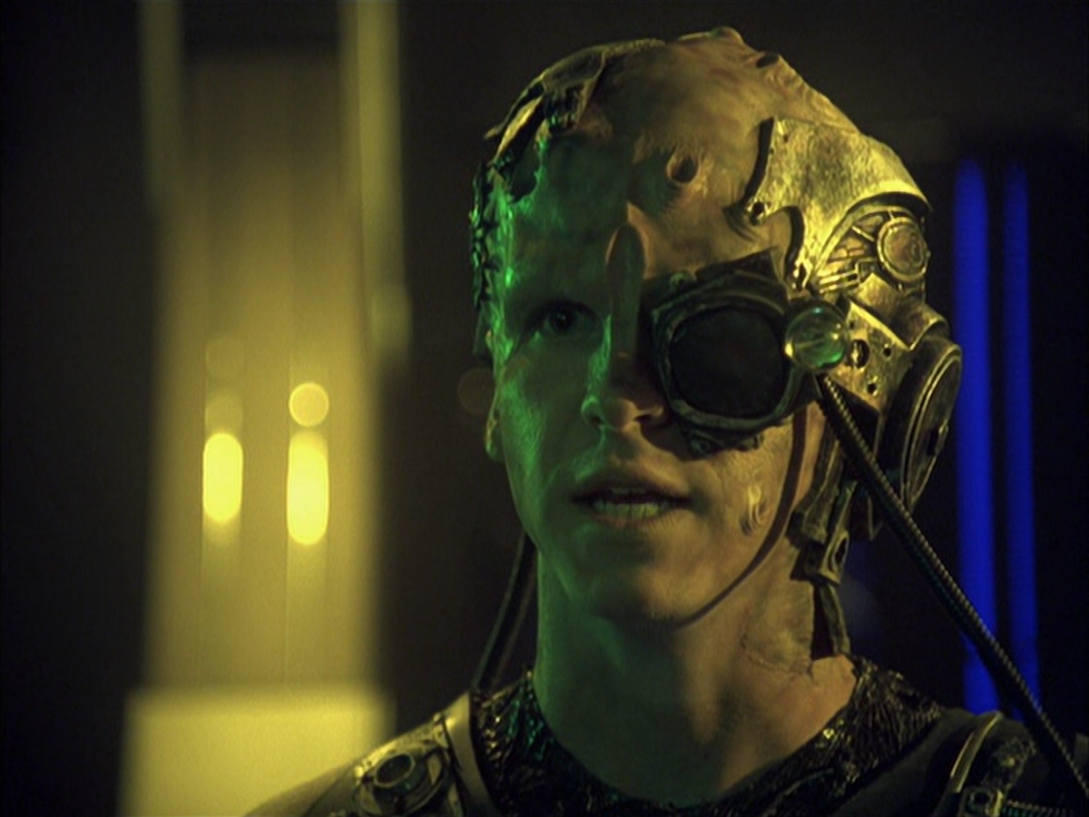 extant_StarTrek_VOY_6x16-Collective_02434.jpg