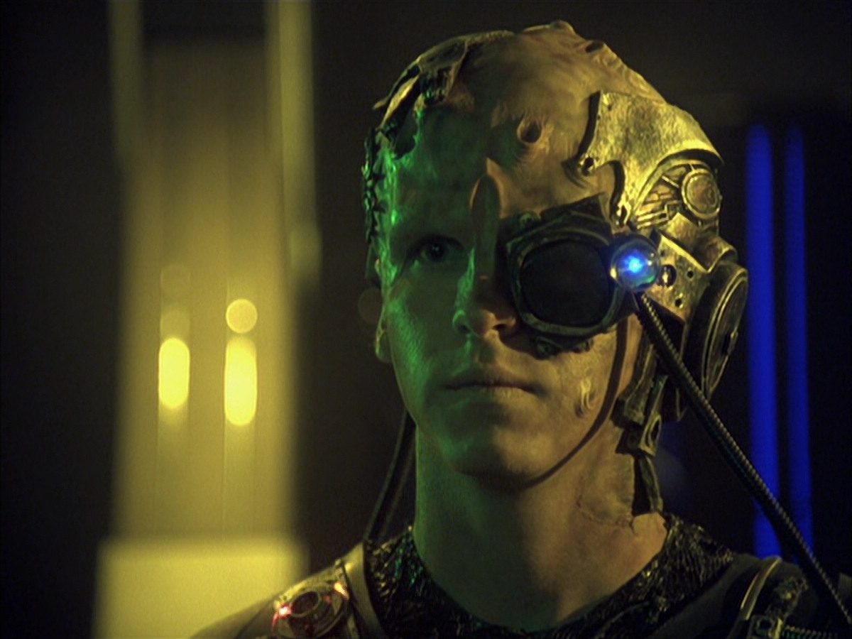 extant_StarTrek_VOY_6x16-Collective_02435.jpg