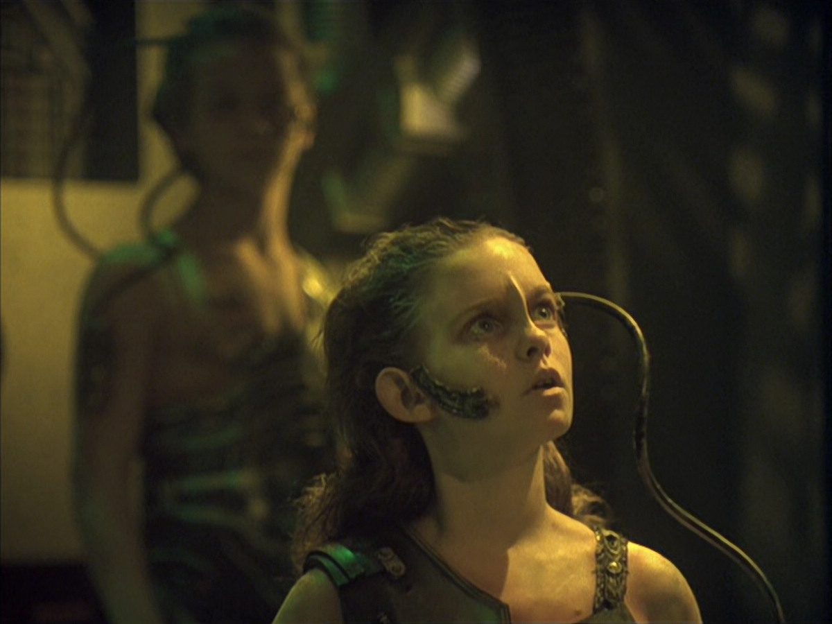 extant_StarTrek_VOY_6x16-Collective_02440.jpg
