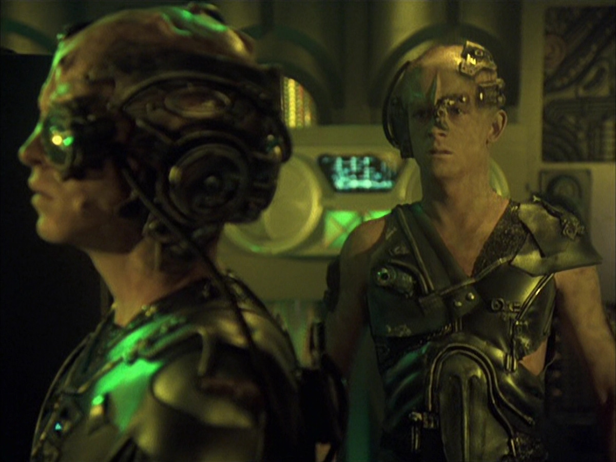 extant_StarTrek_VOY_6x16-Collective_02443.jpg