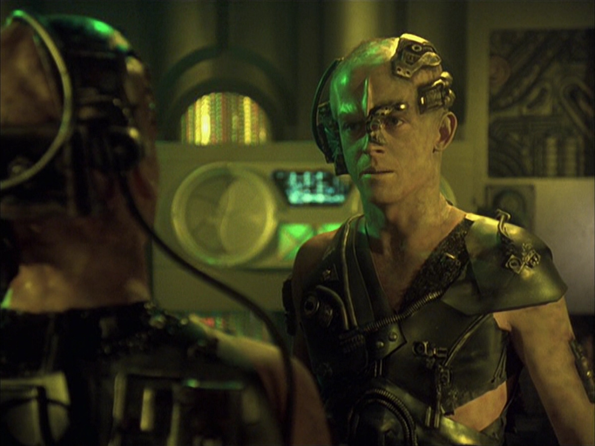 extant_StarTrek_VOY_6x16-Collective_02447.jpg