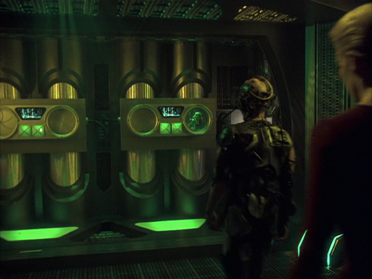 extant_StarTrek_VOY_6x16-Collective_02453.jpg