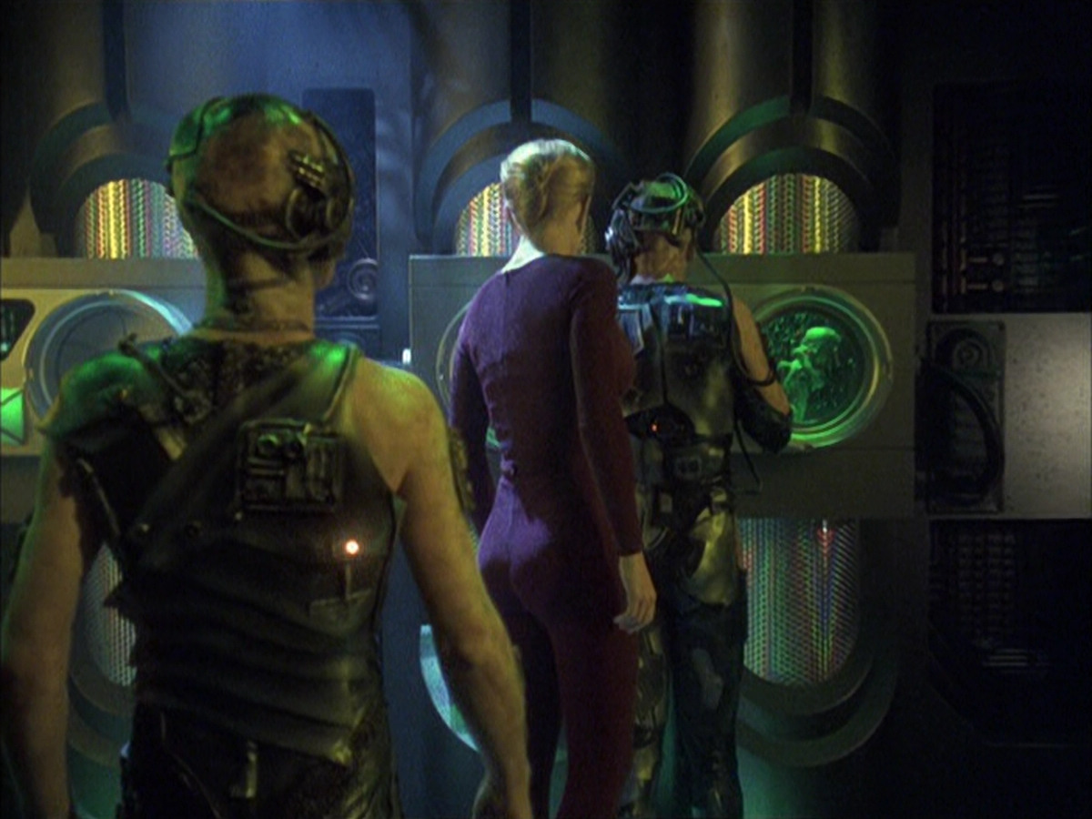 extant_StarTrek_VOY_6x16-Collective_02458.jpg