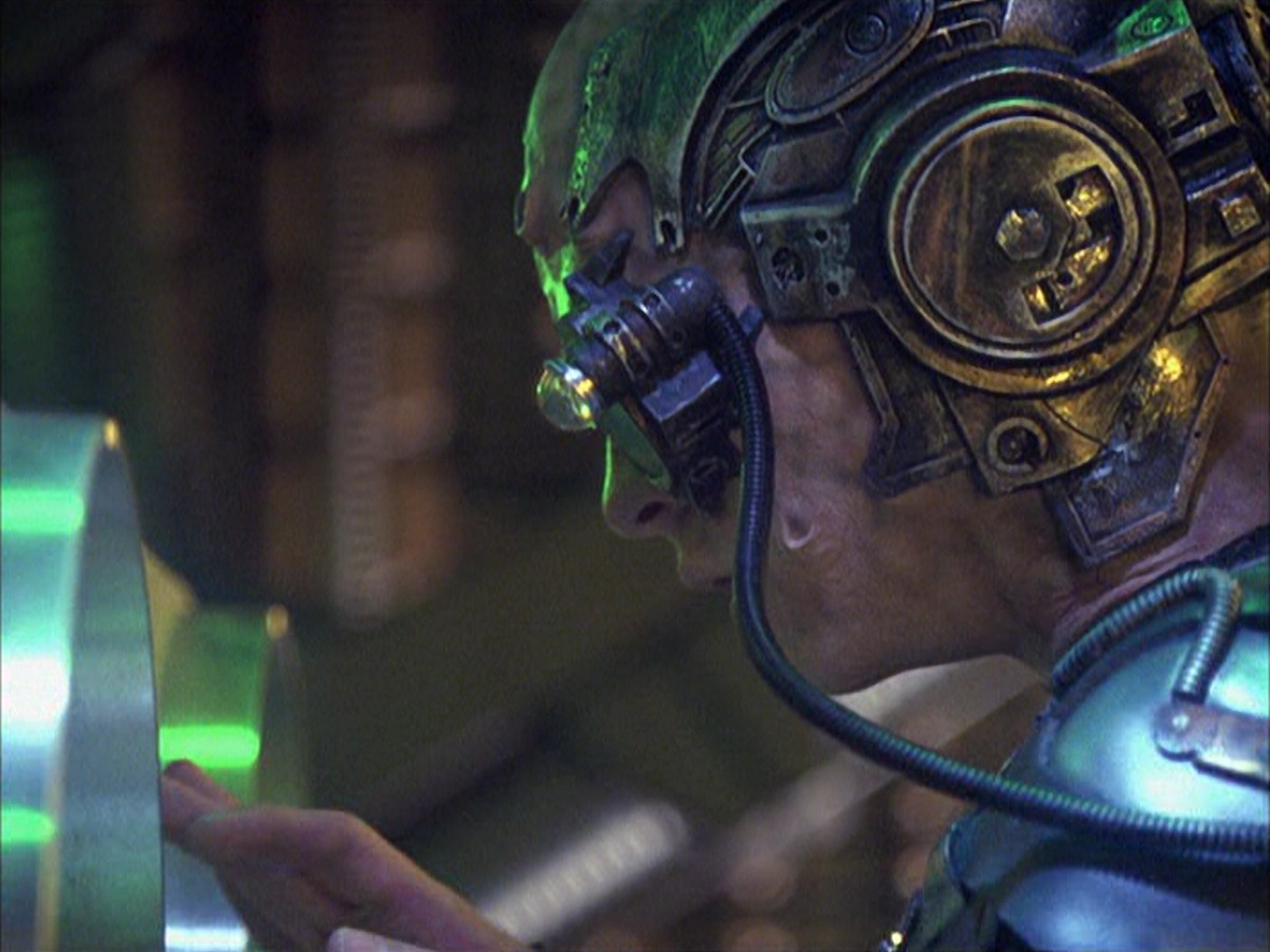 extant_StarTrek_VOY_6x16-Collective_02460.jpg