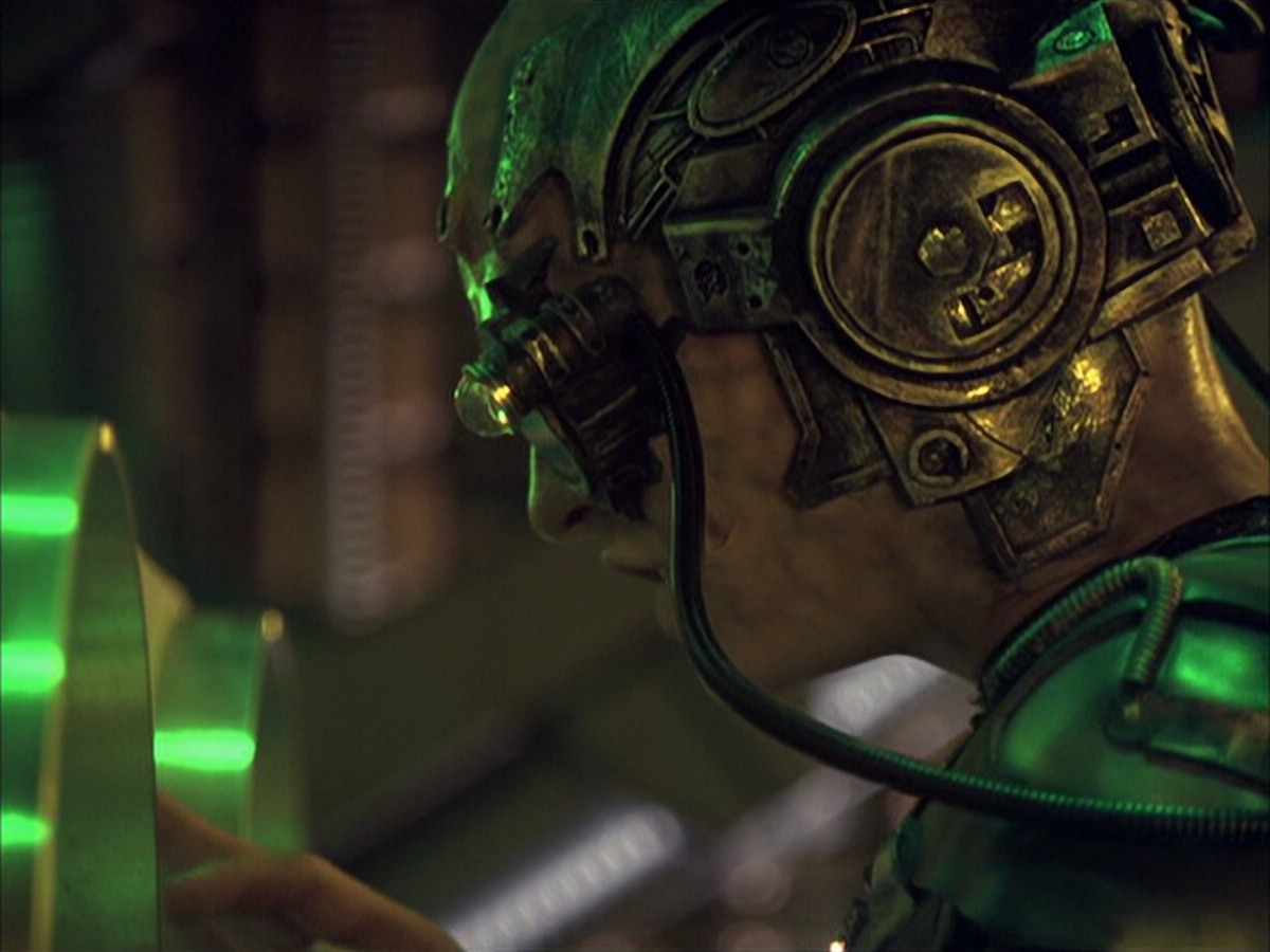 extant_StarTrek_VOY_6x16-Collective_02466.jpg