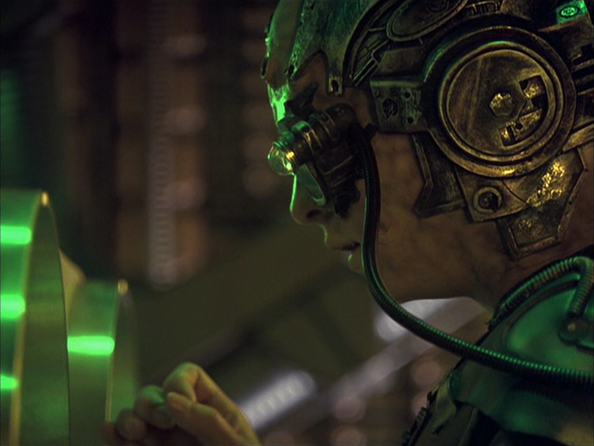 extant_StarTrek_VOY_6x16-Collective_02477.jpg