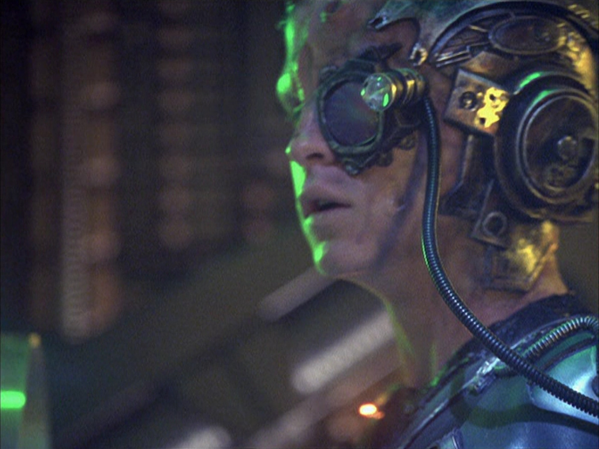 extant_StarTrek_VOY_6x16-Collective_02482.jpg