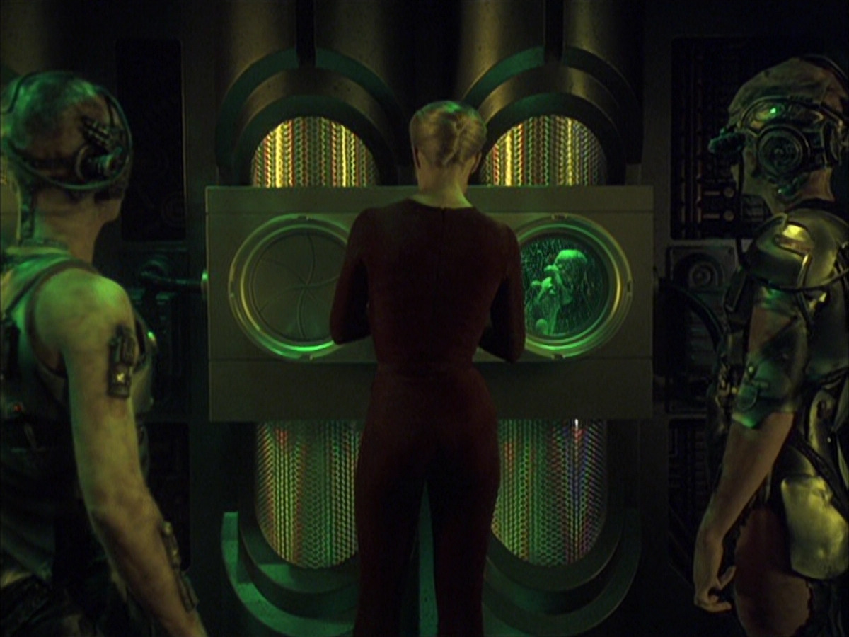 extant_StarTrek_VOY_6x16-Collective_02494.jpg
