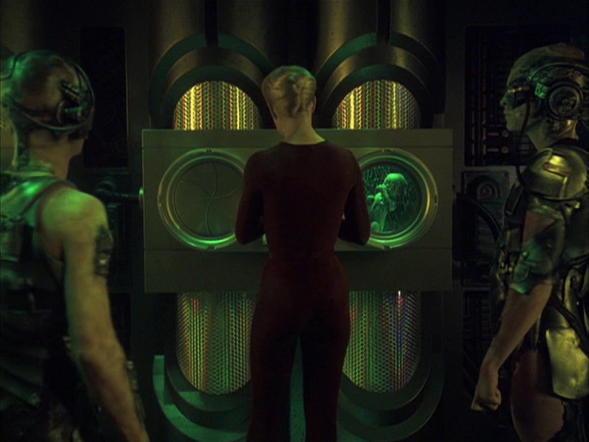 extant_StarTrek_VOY_6x16-Collective_02495.jpg