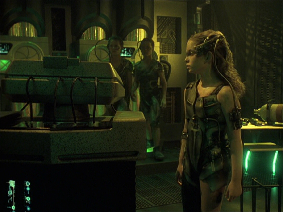 extant_StarTrek_VOY_6x16-Collective_02504.jpg