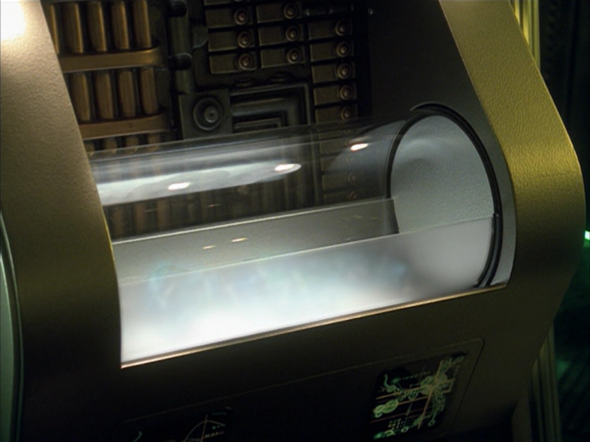 extant_StarTrek_VOY_6x16-Collective_02510.jpg