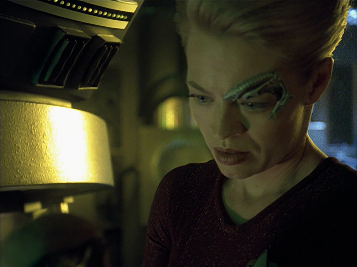 extant_StarTrek_VOY_6x16-Collective_02529.jpg