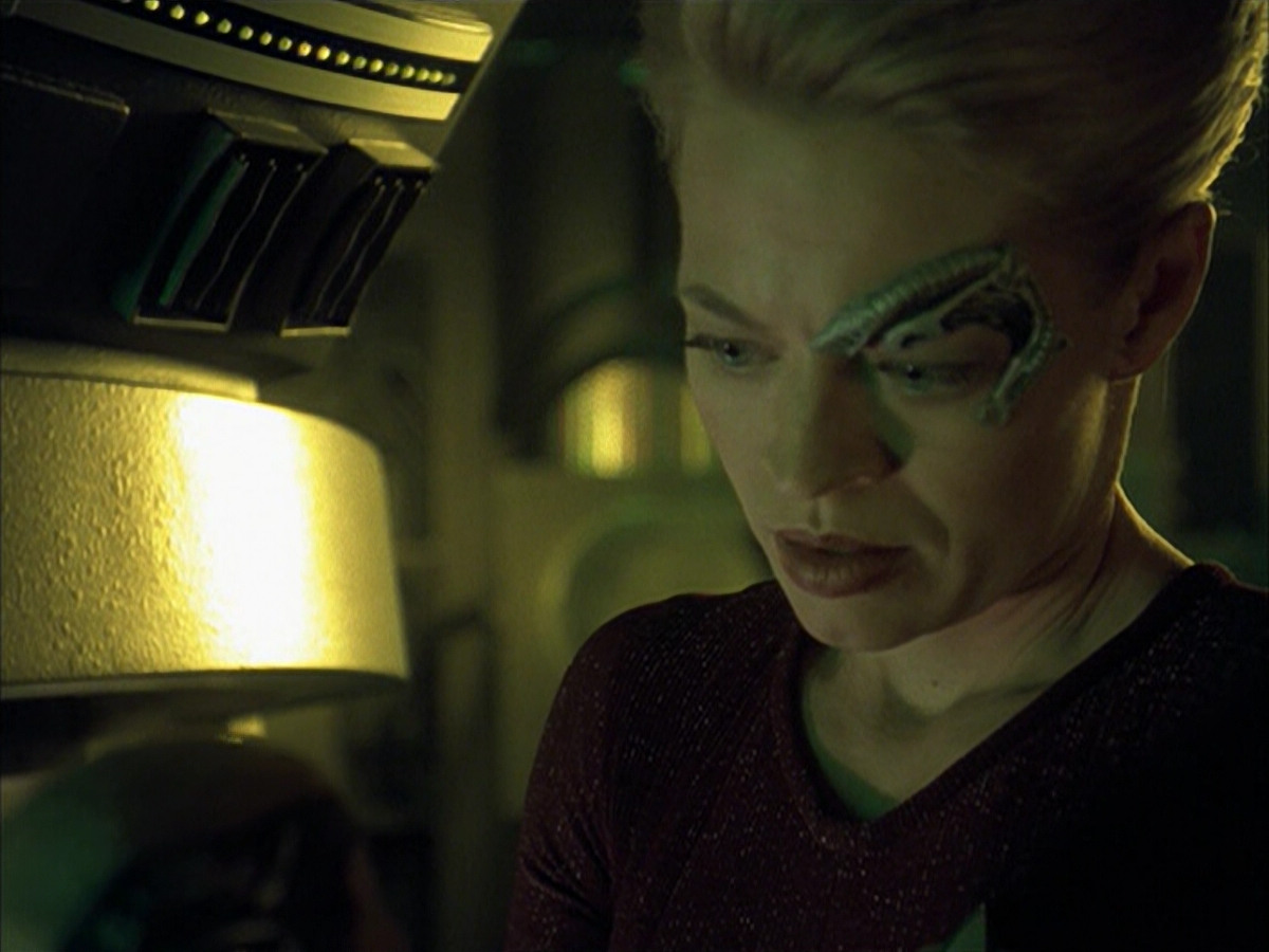 extant_StarTrek_VOY_6x16-Collective_02530.jpg