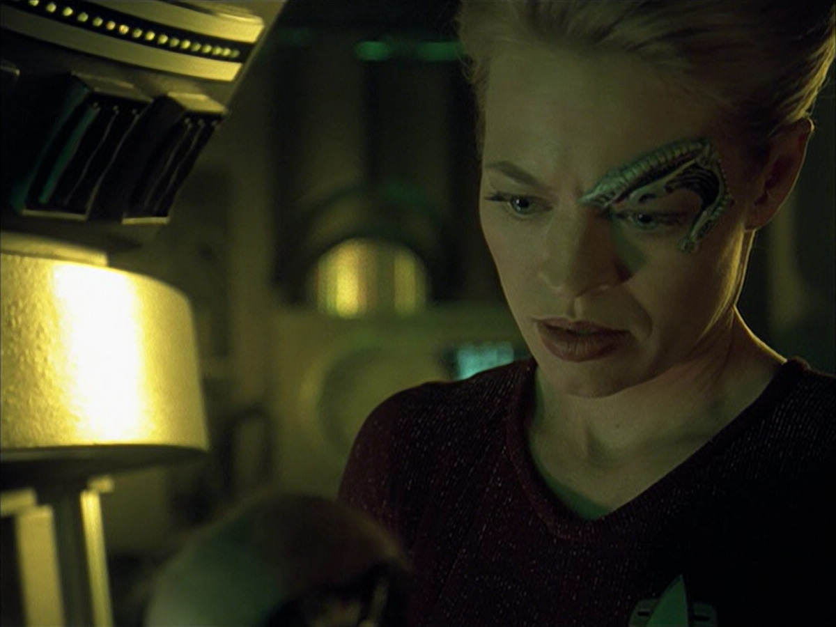 extant_StarTrek_VOY_6x16-Collective_02534.jpg