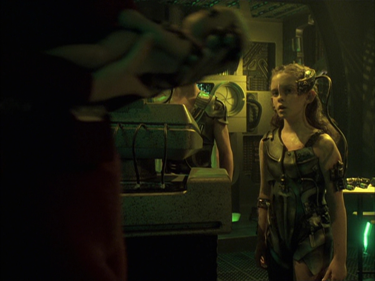 extant_StarTrek_VOY_6x16-Collective_02536.jpg