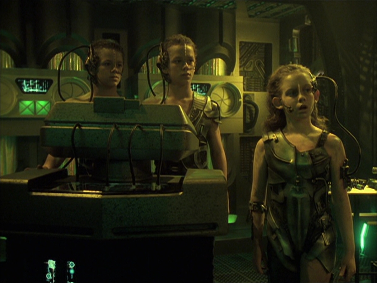 extant_StarTrek_VOY_6x16-Collective_02538.jpg