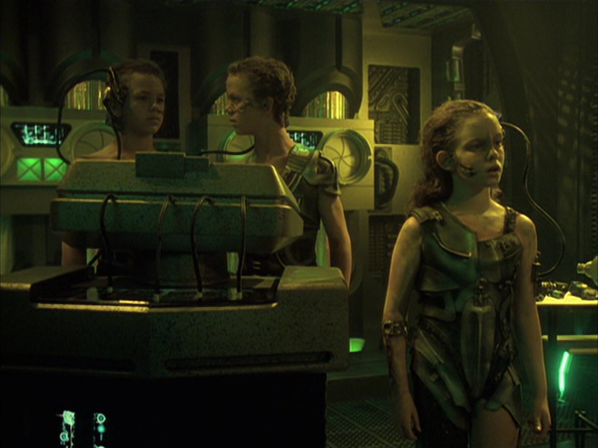 extant_StarTrek_VOY_6x16-Collective_02540.jpg