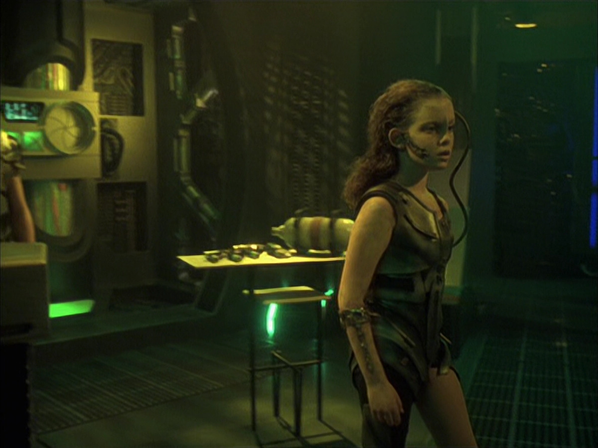 extant_StarTrek_VOY_6x16-Collective_02546.jpg