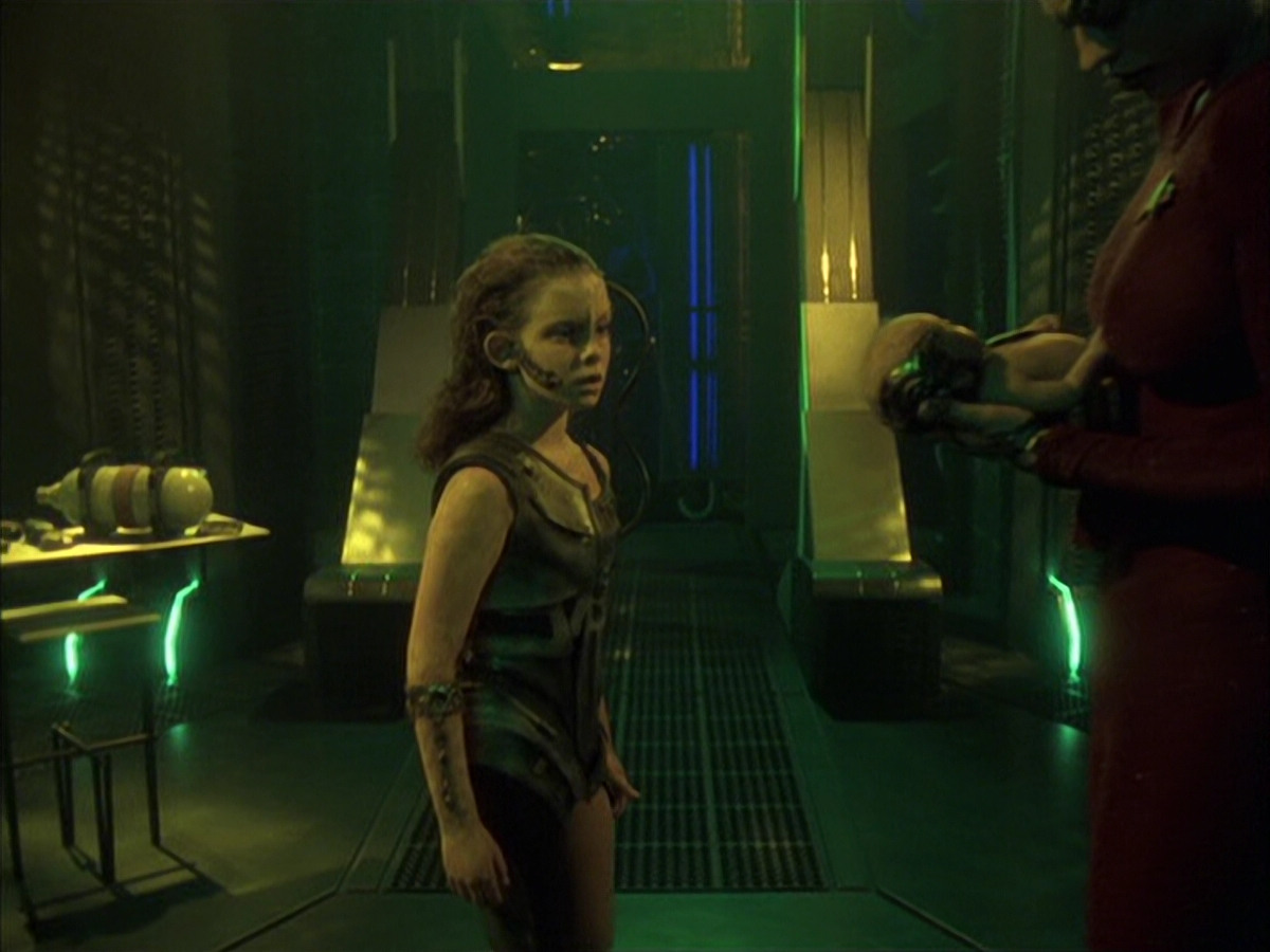 extant_StarTrek_VOY_6x16-Collective_02549.jpg