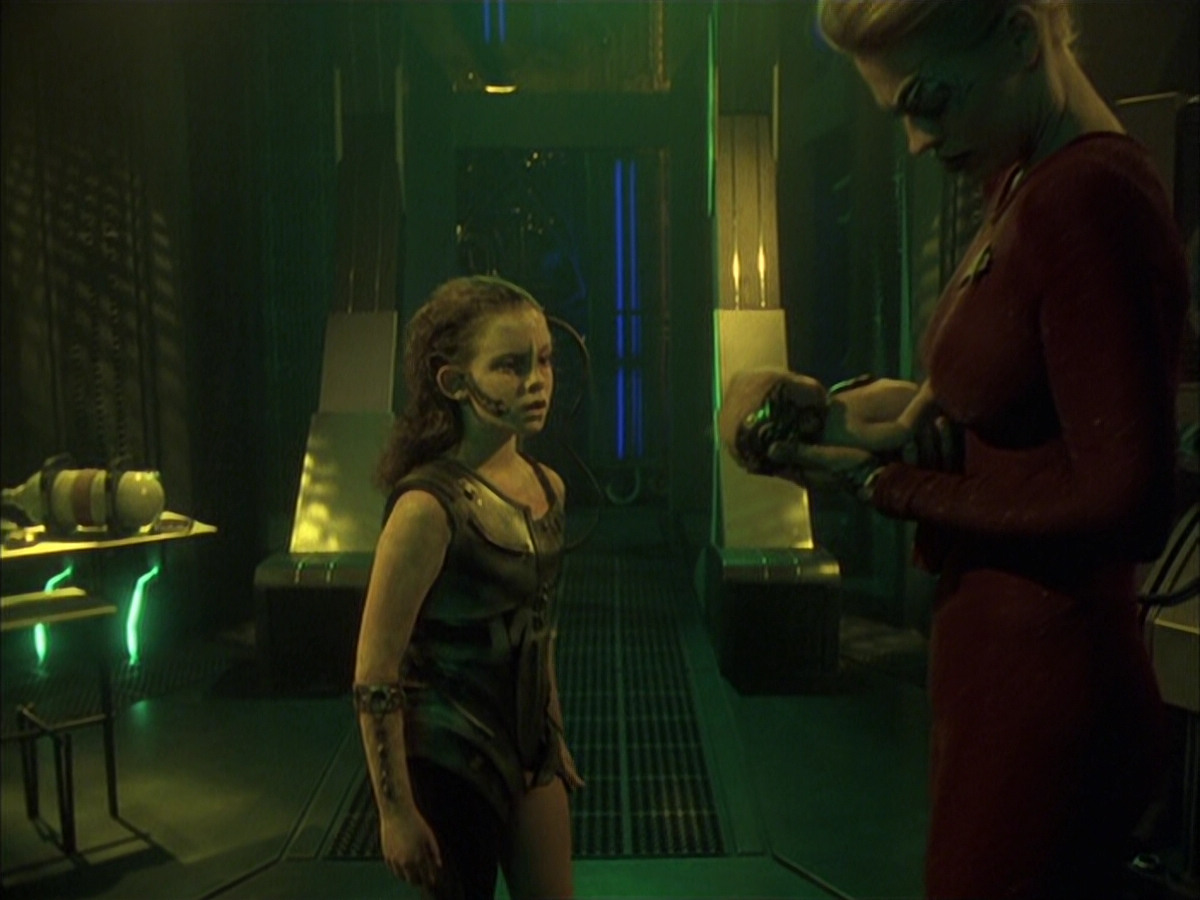 extant_StarTrek_VOY_6x16-Collective_02550.jpg