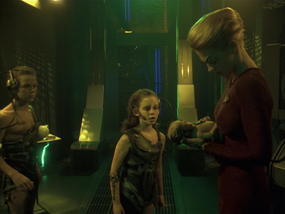 extant_StarTrek_VOY_6x16-Collective_02552.jpg