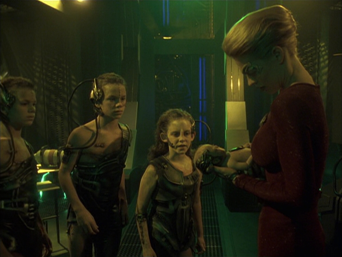 extant_StarTrek_VOY_6x16-Collective_02555.jpg