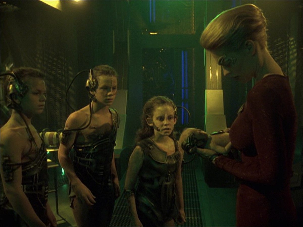 extant_StarTrek_VOY_6x16-Collective_02556.jpg