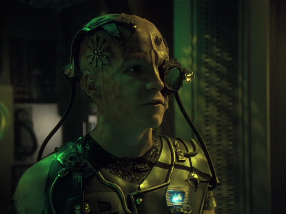 extant_StarTrek_VOY_6x16-Collective_02571.jpg