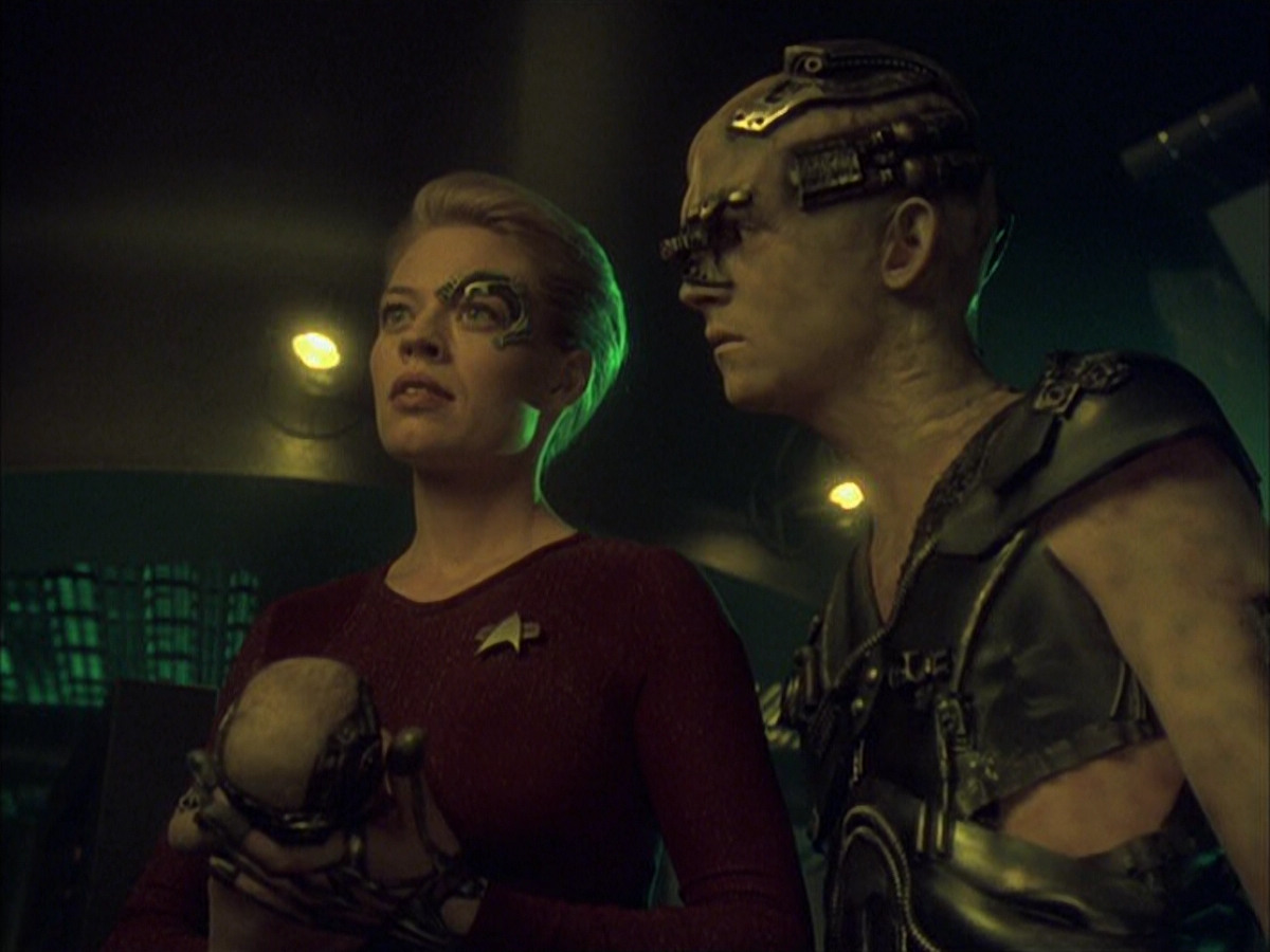 extant_StarTrek_VOY_6x16-Collective_02573.jpg