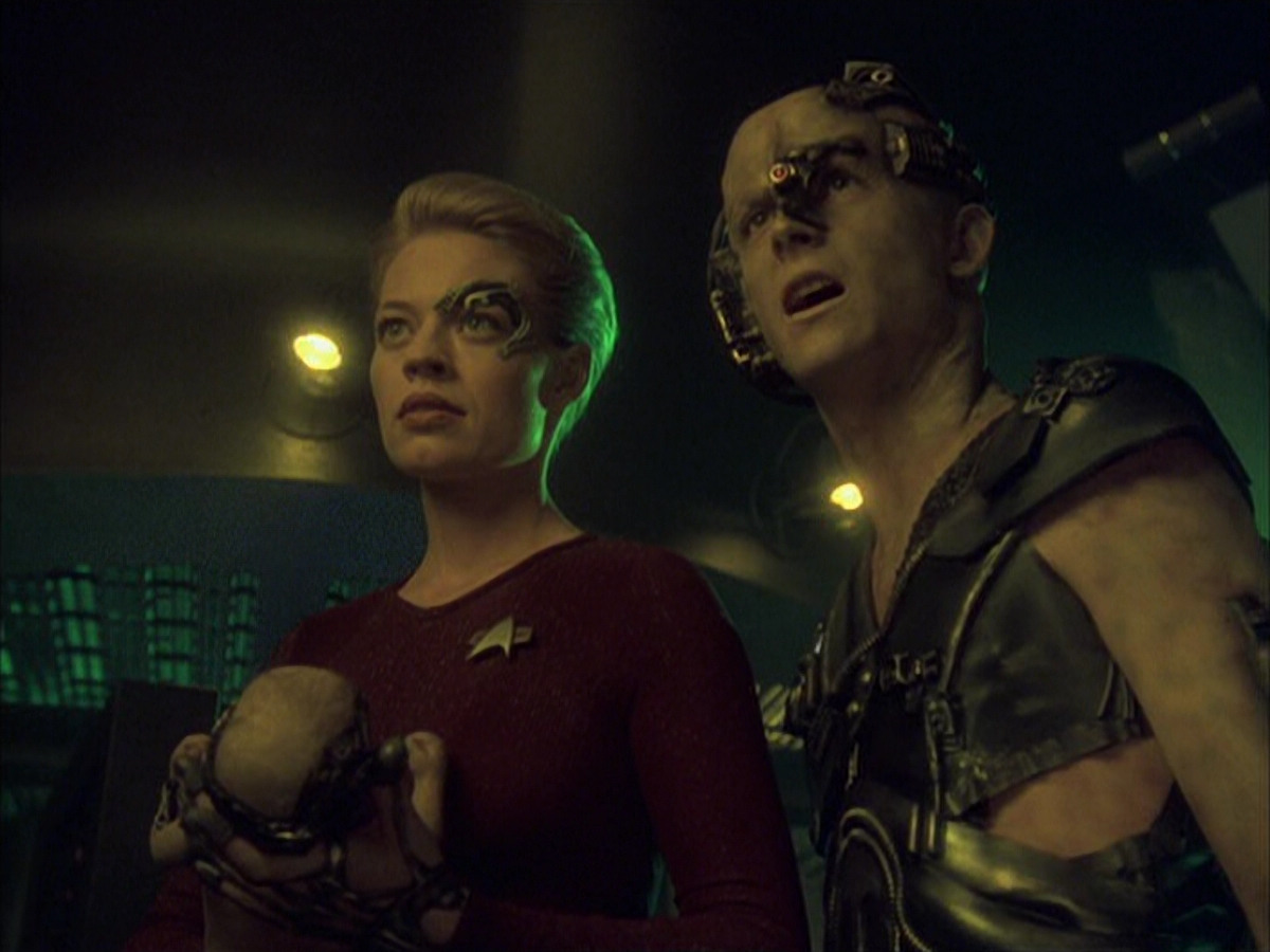 extant_StarTrek_VOY_6x16-Collective_02576.jpg