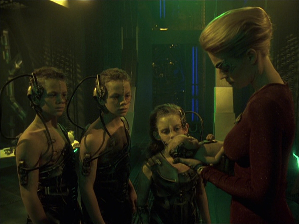 extant_StarTrek_VOY_6x16-Collective_02584.jpg