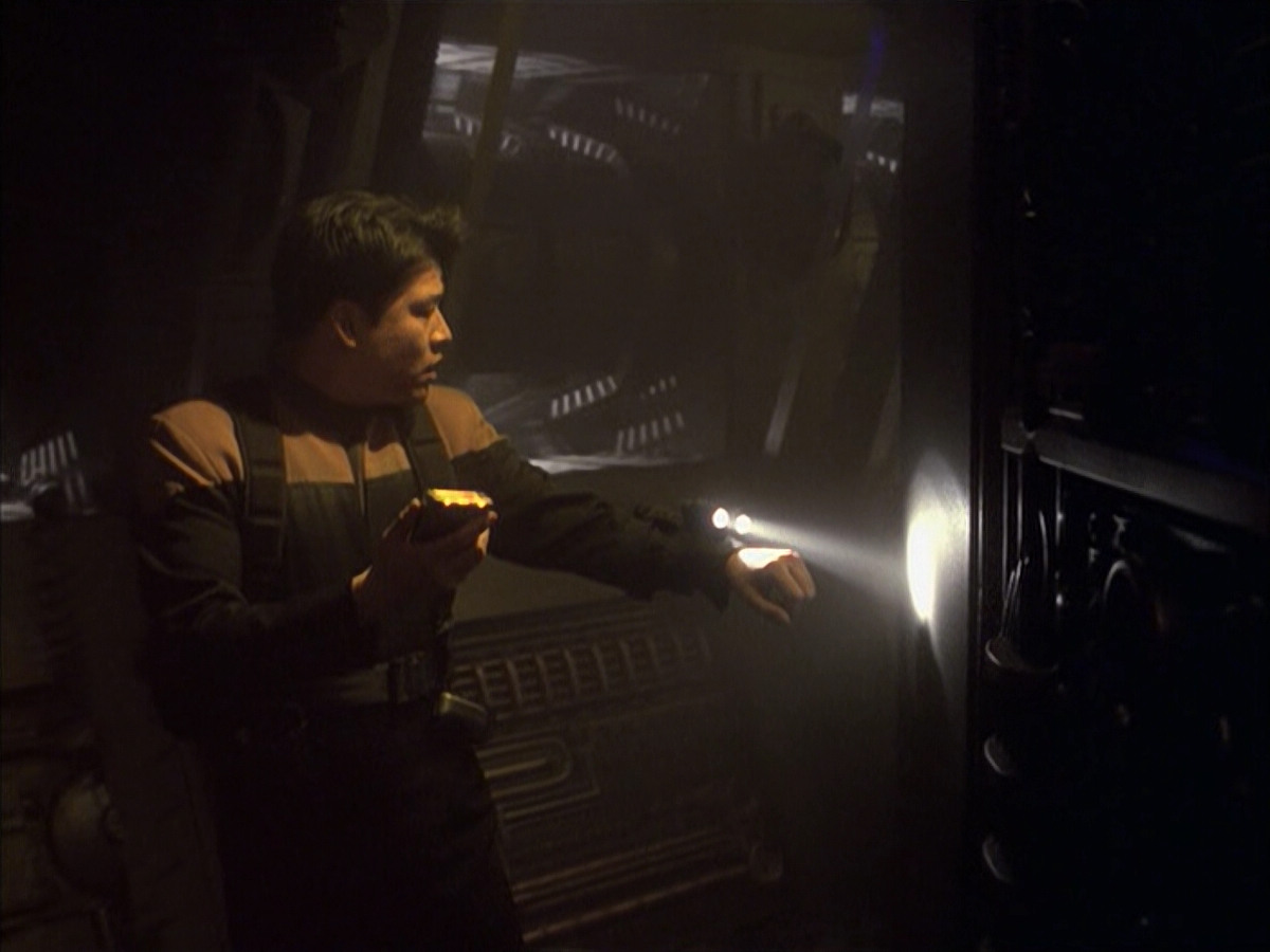 extant_StarTrek_VOY_6x16-Collective_02592.jpg