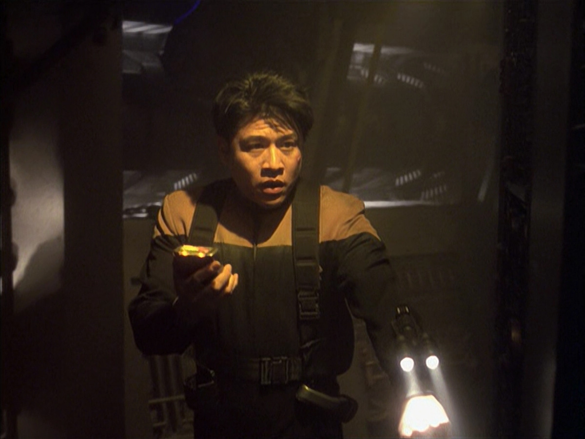 extant_StarTrek_VOY_6x16-Collective_02597.jpg