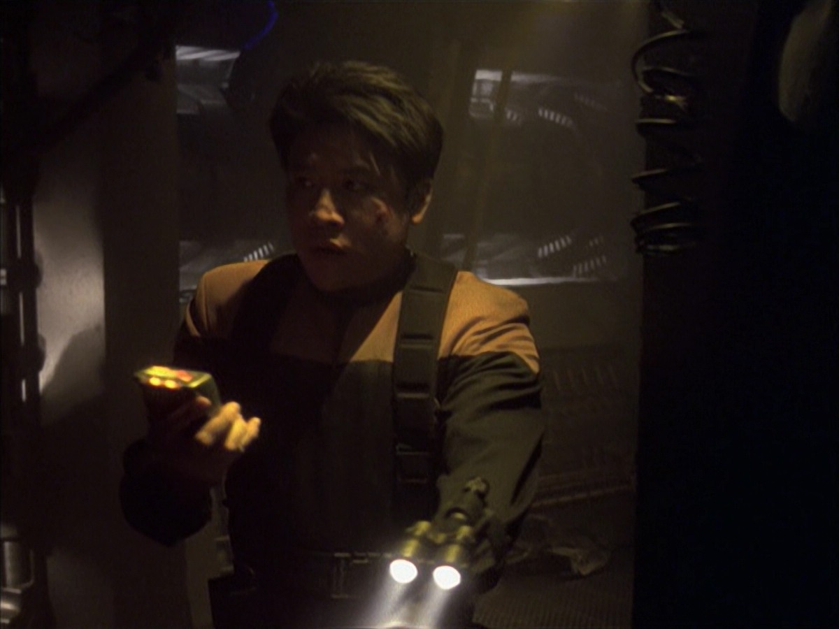extant_StarTrek_VOY_6x16-Collective_02599.jpg