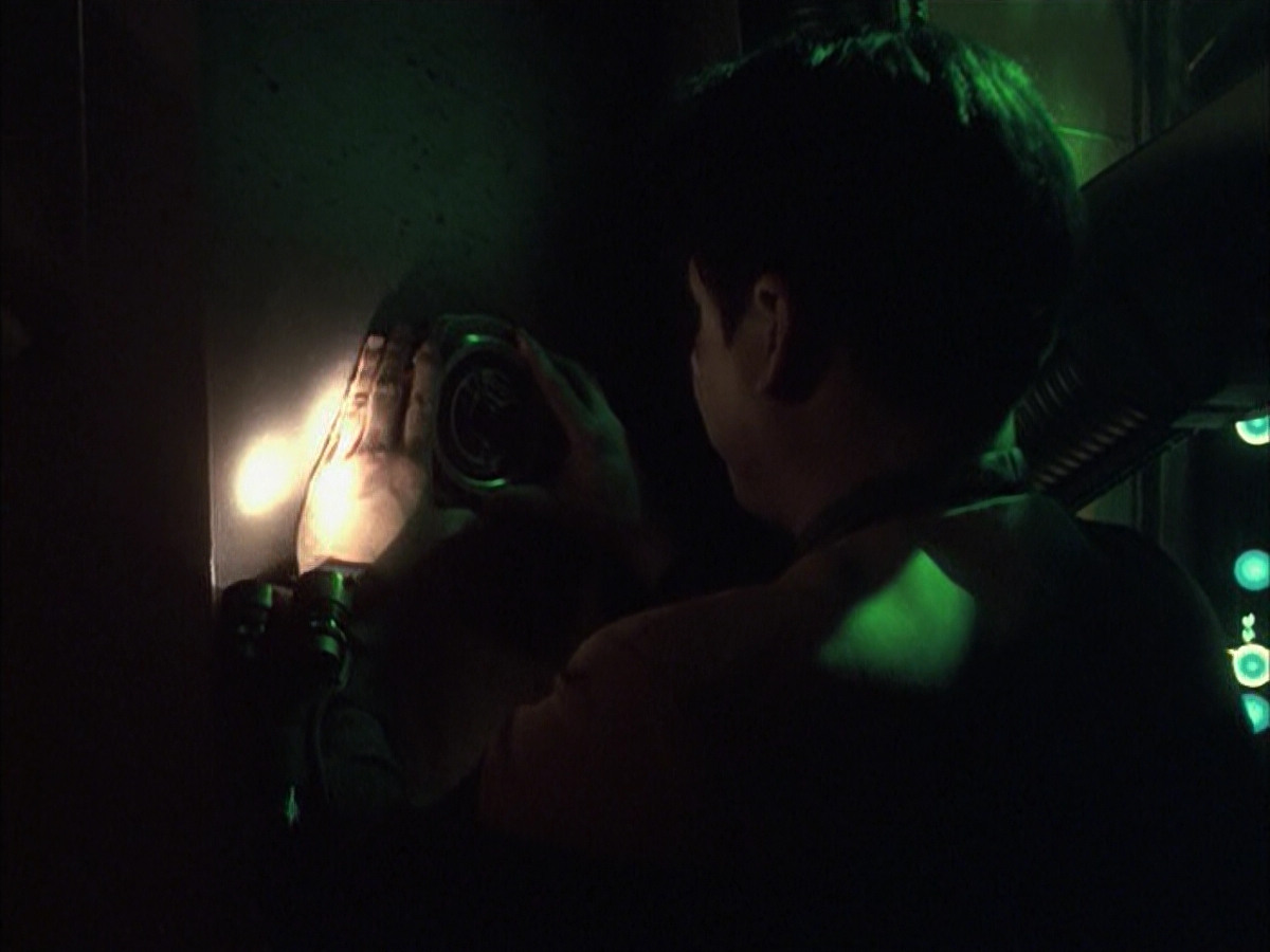 extant_StarTrek_VOY_6x16-Collective_02615.jpg