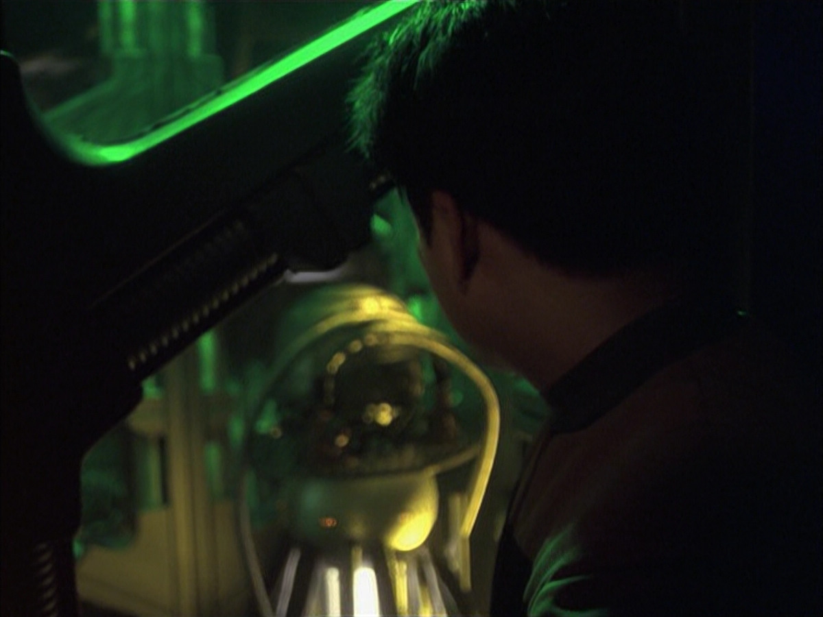 extant_StarTrek_VOY_6x16-Collective_02631.jpg