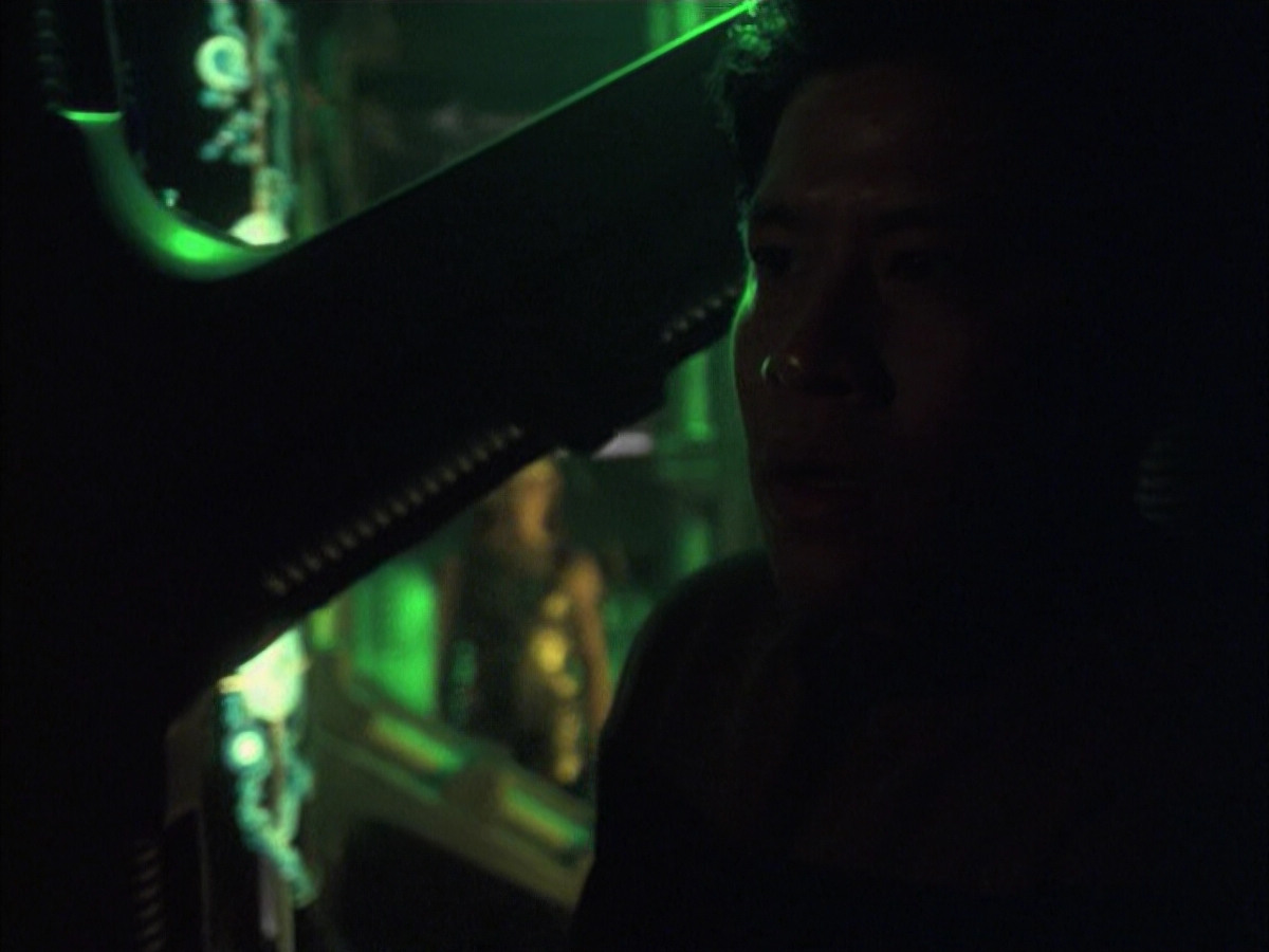 extant_StarTrek_VOY_6x16-Collective_02640.jpg