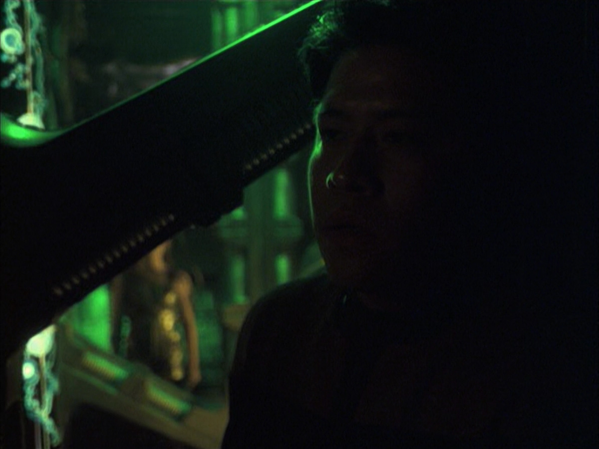 extant_StarTrek_VOY_6x16-Collective_02642.jpg