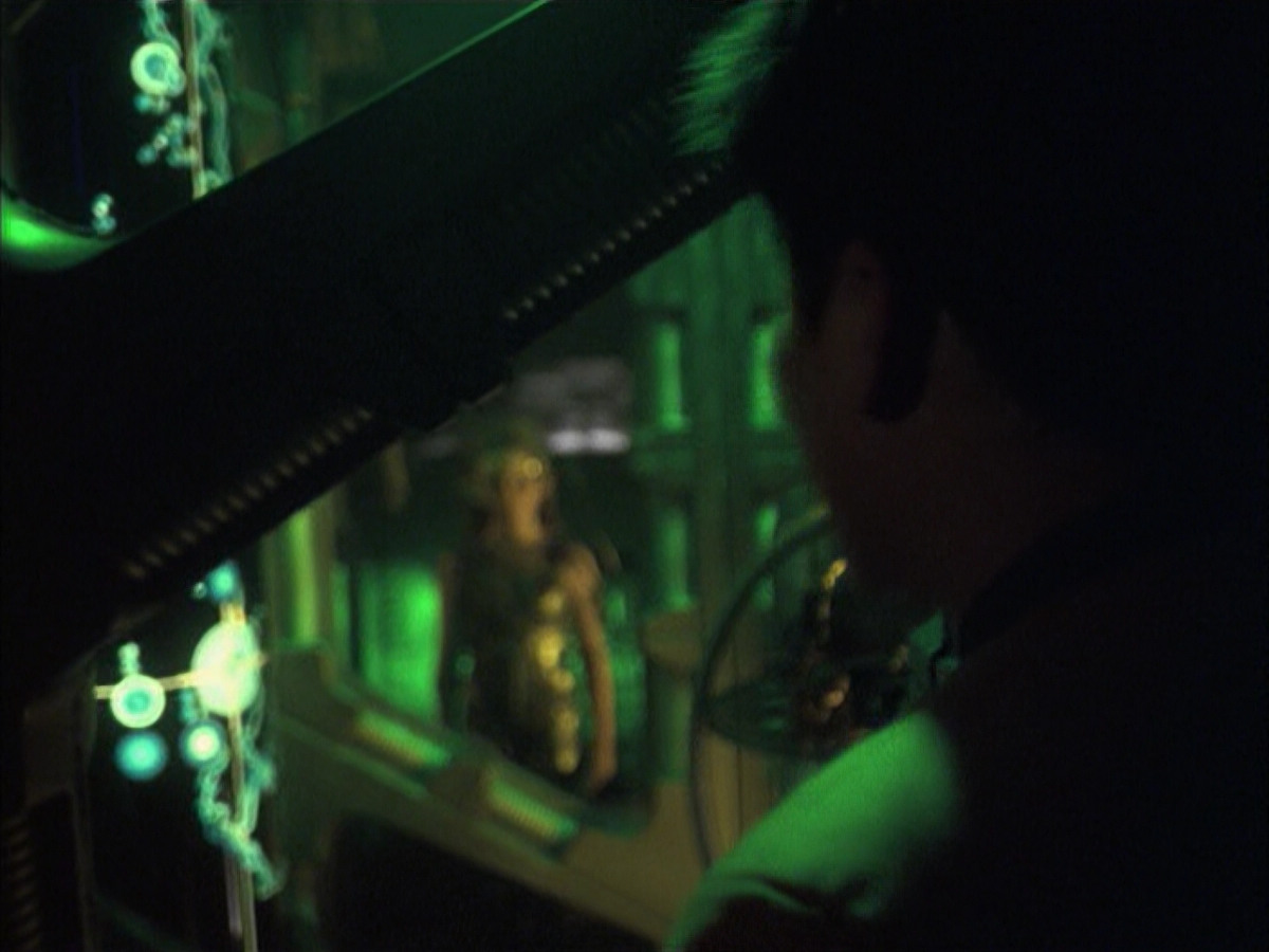 extant_StarTrek_VOY_6x16-Collective_02645.jpg