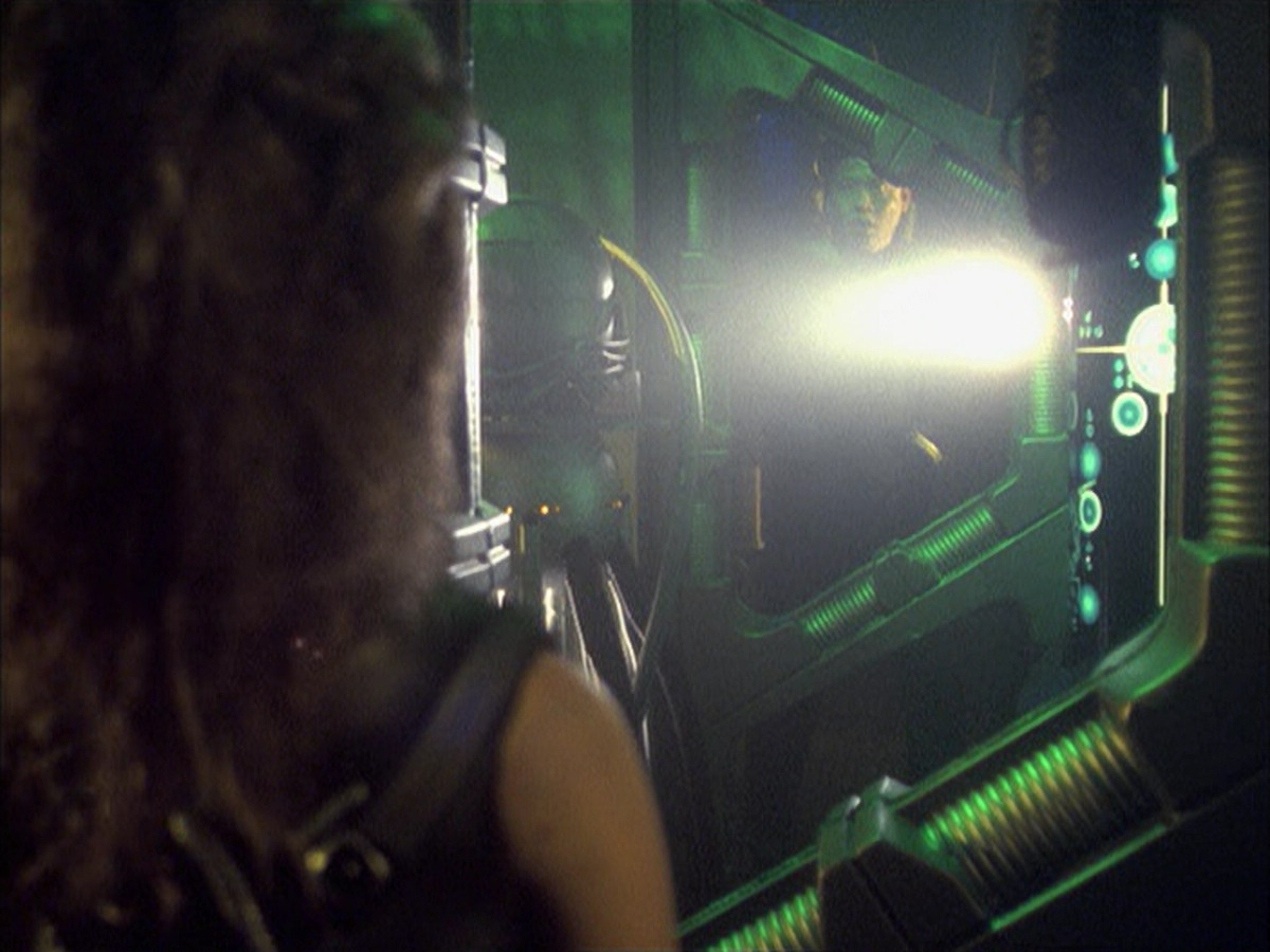 extant_StarTrek_VOY_6x16-Collective_02647.jpg