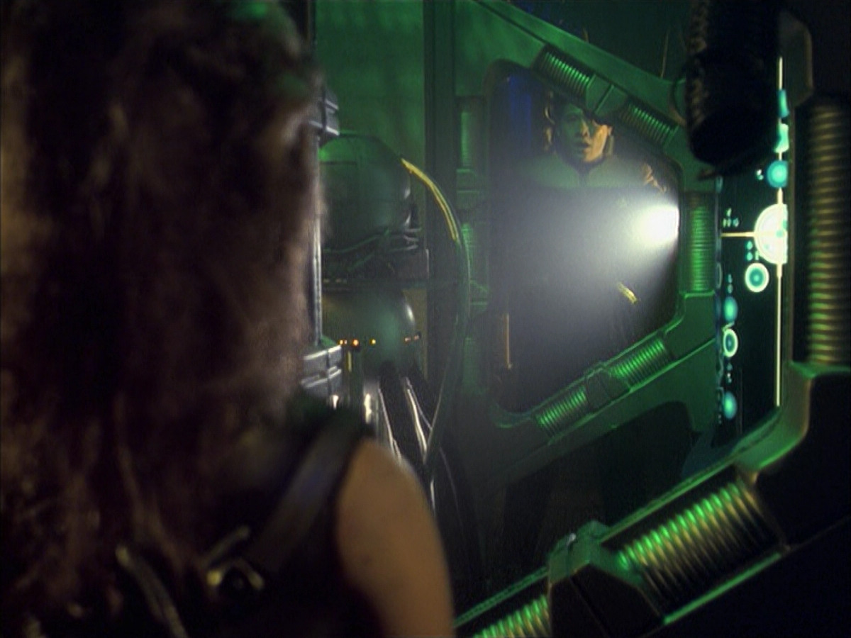 extant_StarTrek_VOY_6x16-Collective_02648.jpg