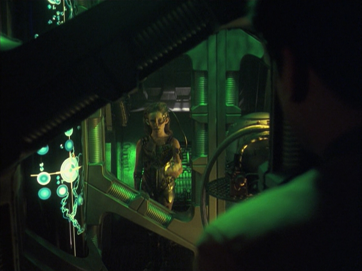 extant_StarTrek_VOY_6x16-Collective_02651.jpg