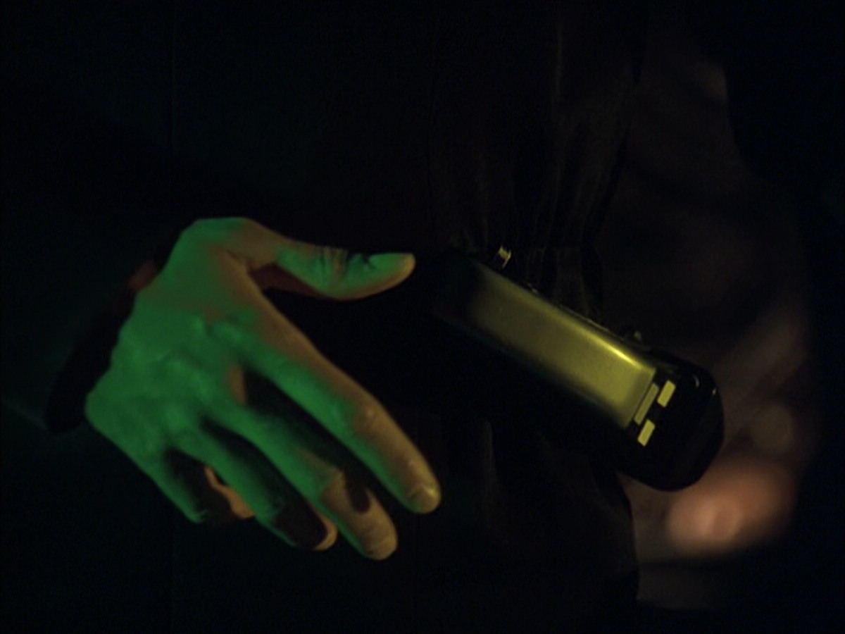 extant_StarTrek_VOY_6x16-Collective_02672.jpg
