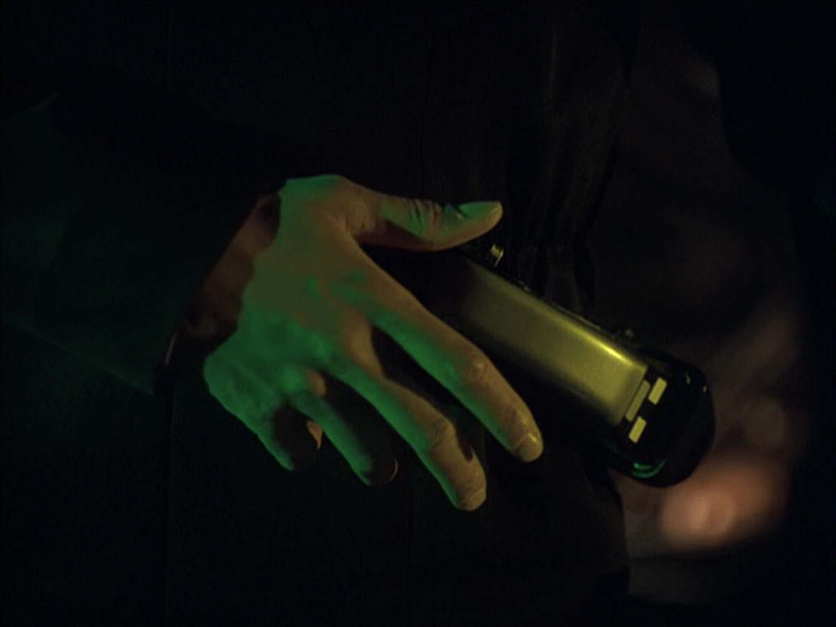 extant_StarTrek_VOY_6x16-Collective_02673.jpg
